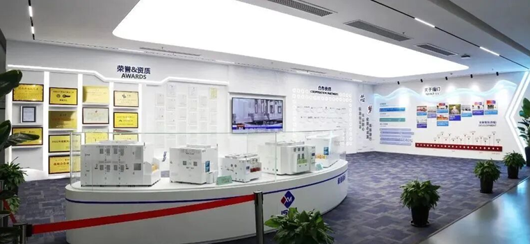 廚房的擺設(shè)布局 AI 生成的內(nèi)容可能不正確。